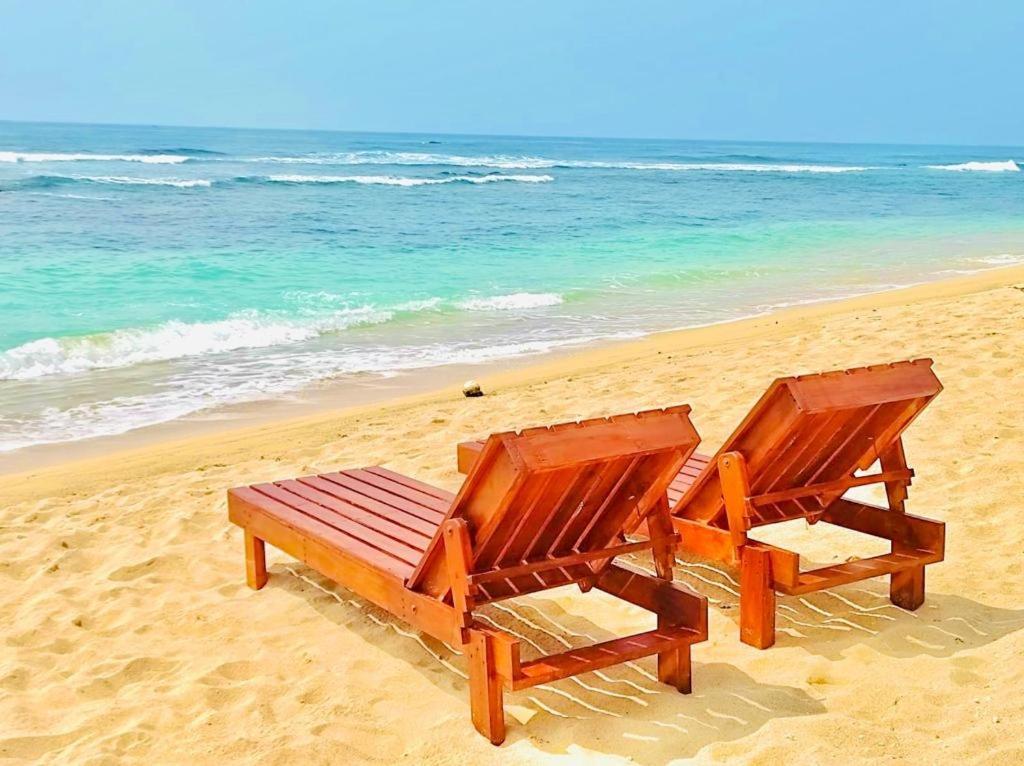 Blue Corals Beach Bungalow Matara Exteriör bild