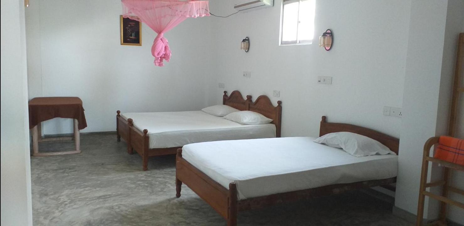 Blue Corals Beach Bungalow Matara Rum bild