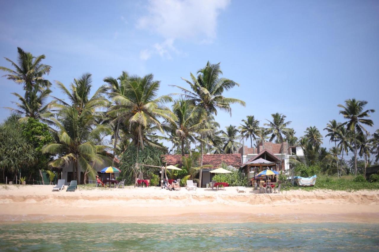 Blue Corals Beach Bungalow Matara Exteriör bild